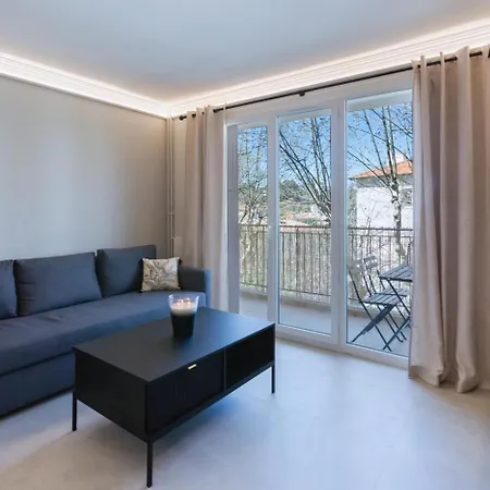 Calm: Your Coastal Haven *