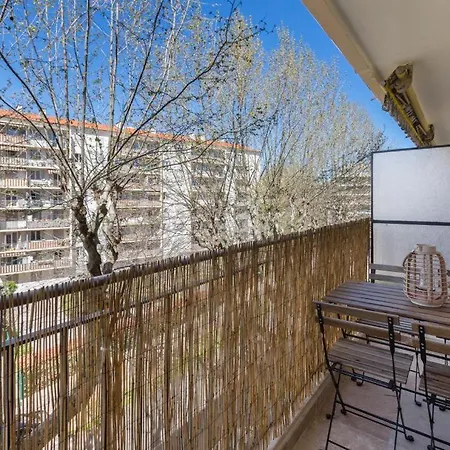 Apartment Calm: Your Coastal Haven Antibes
