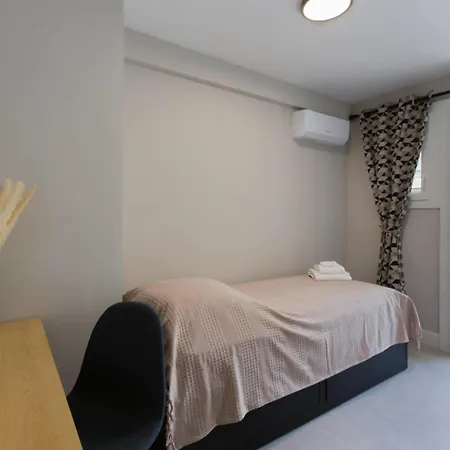 Calm: Your Coastal Haven Антиб