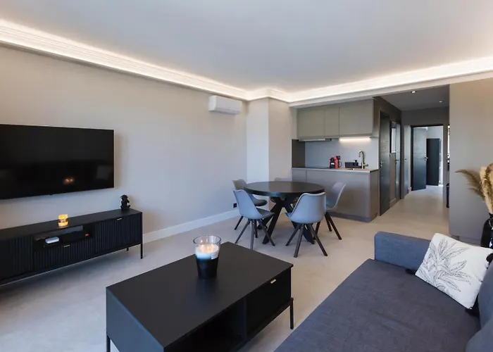 Calm: Your Coastal Haven Apartment *